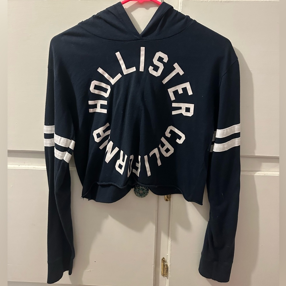 Hollister California cropped long sleeve hooded shirt. Dark blue. XS
